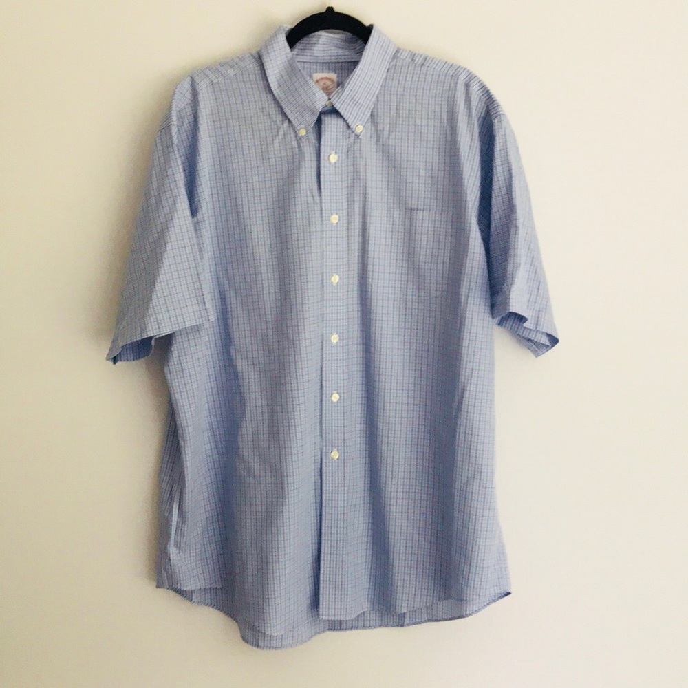 BROOKS BROTHERS SHORT SLEEVE BUTTON DOWN SHIRT